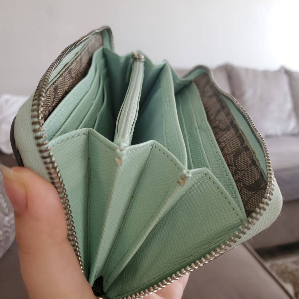 Rare Coach Green Mint corner zipper  travel wallet WOMEN'S